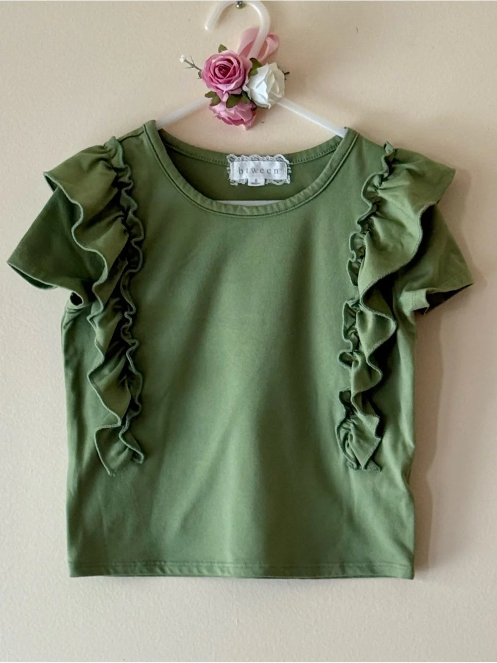 Btween Toddler Girls Olive Green Ruffle T-shirt and Floral Ribbed Pants, Size 5 - Picture 2 of 10